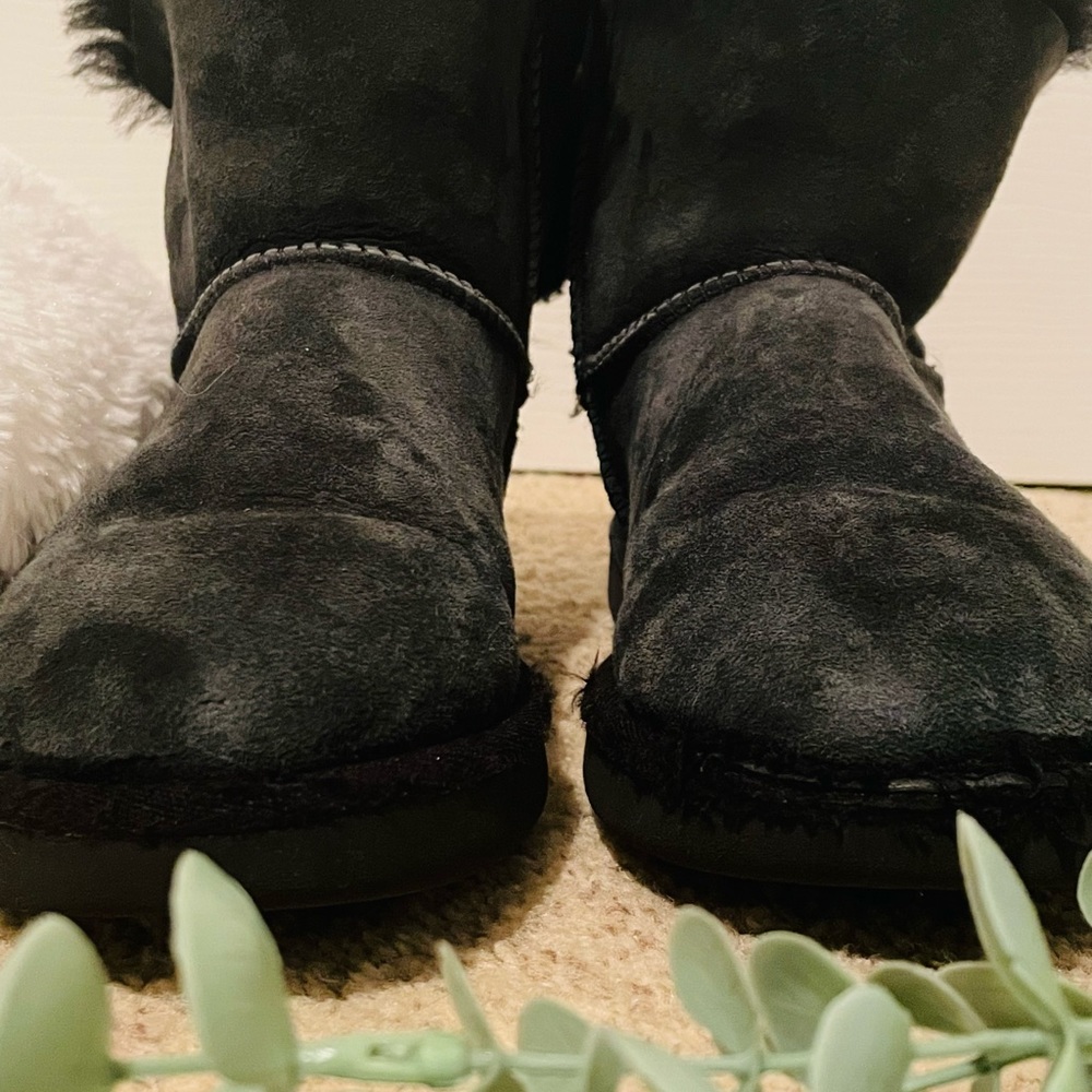 BLACK UGGS - Picture 5 of 7